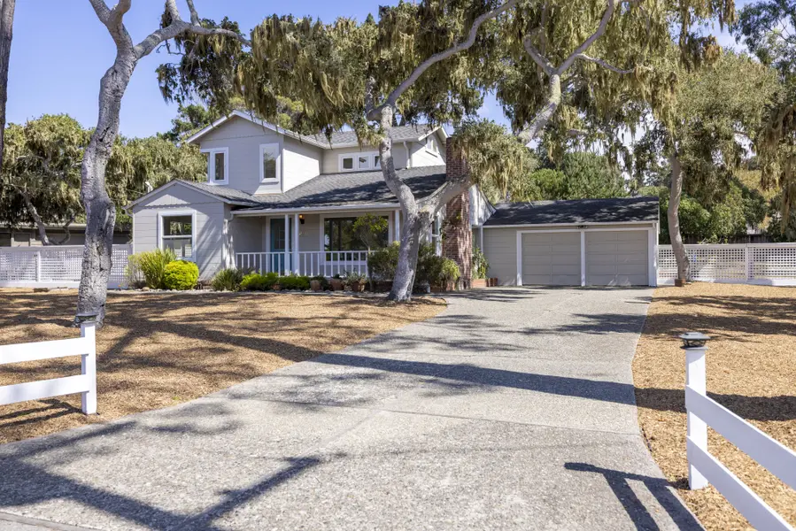 485 Grove Acre Avenue, Pacific Grove, CA 93950