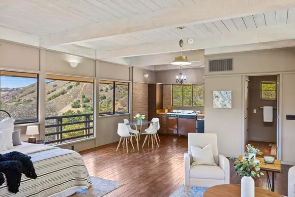 9 De Amaral RD, Carmel Valley, CA 93924