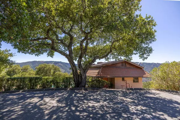 9 De Amaral RD, Carmel Valley, CA 93924