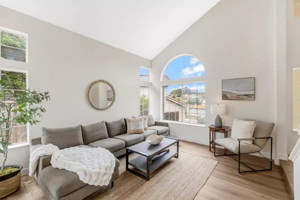 288 Sirena Del Mar RD, Marina, CA 93933