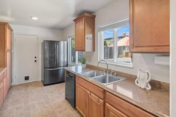 1950 Lincoln ST, Seaside, CA 93955