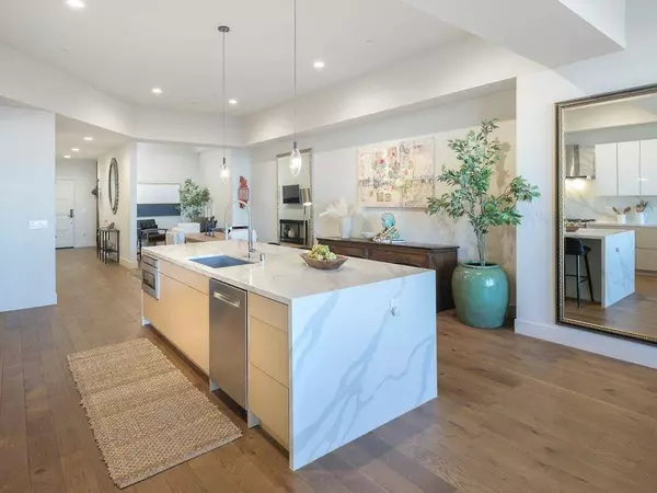 542 Lighthouse AVE 301, Pacific Grove, CA 93950