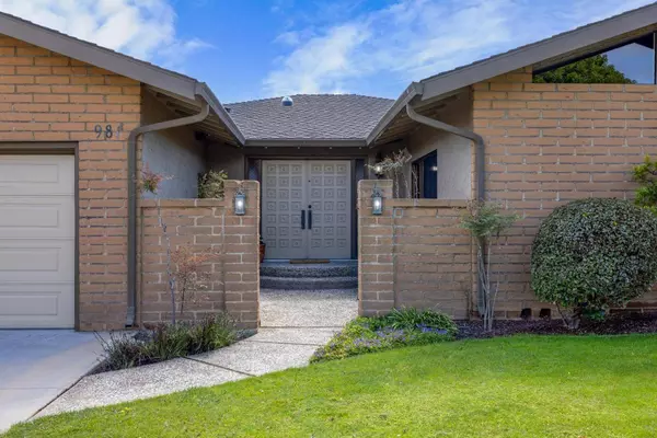 981 Sierra Madre DR, Salinas, CA 93901