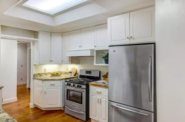 1166 Josselyn Canyon RD, Monterey, CA 93940