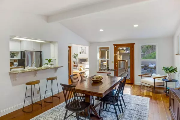 1166 Josselyn Canyon RD, Monterey, CA 93940