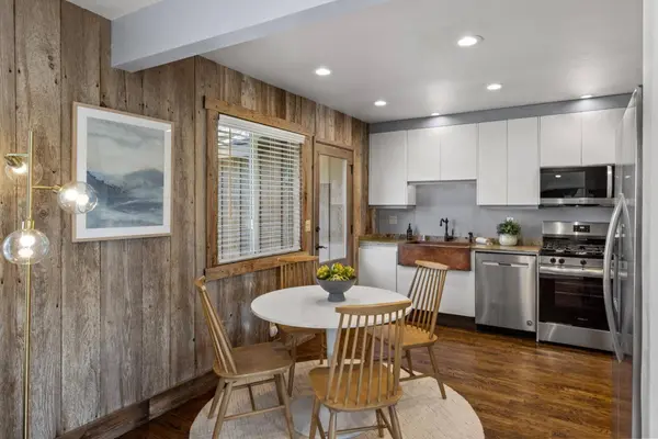 712 Sunset DR, Pacific Grove, CA 93950