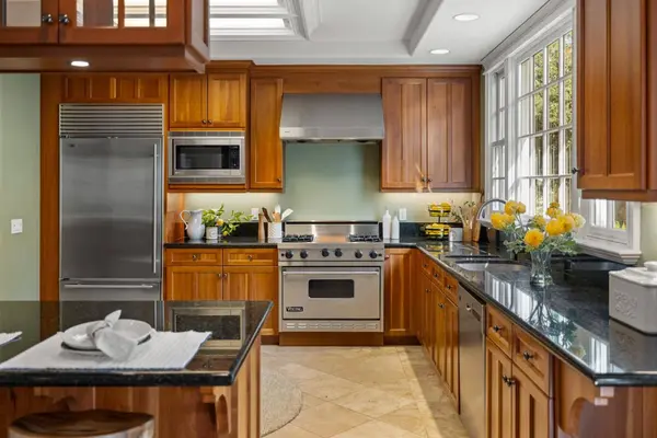 13 Sylvan PL, Monterey, CA 93940