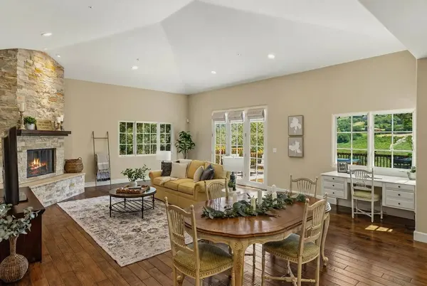 25748 Paseo El Cajon, Monterey, CA 93940