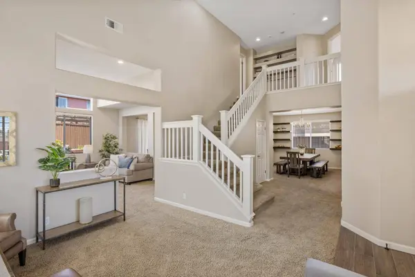 345 Chardonnay DR, Salinas, CA 93906