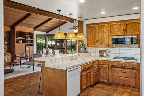 1266 San Marcos DR, Salinas, CA 93901