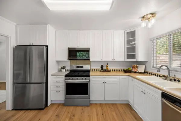 870 Portola DR, Del Rey Oaks, CA 93940