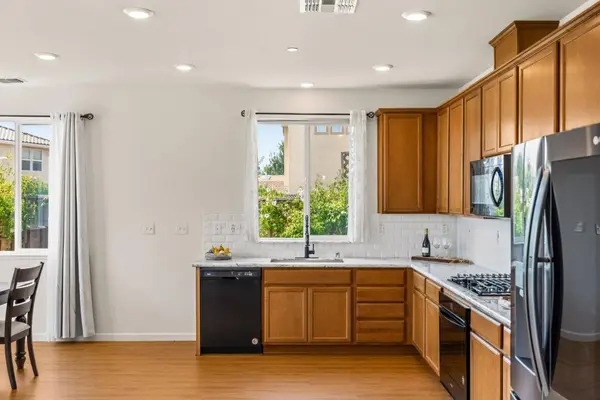 6 Campania CIR, Salinas, CA 93905