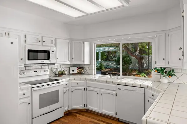 485 Grove Acre AVE, Pacific Grove, CA 93950