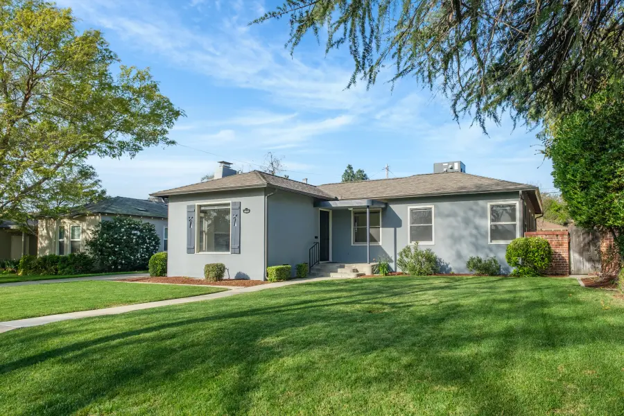 1543 North Thorne Avenue, Fresno, CA 93728
