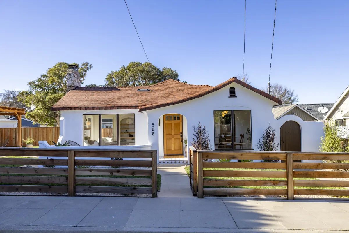 508 4th St, Pacific Grove, CA 93950-4609