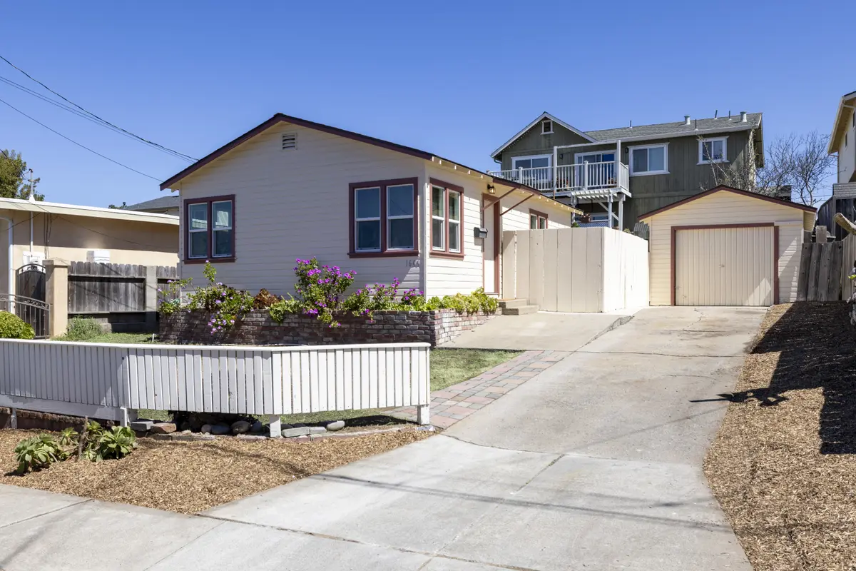 1666 Hilton St, Seaside, CA 93955-4433
