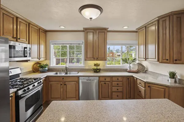 1255 Josselyn Canyon RD, Monterey, CA 93940