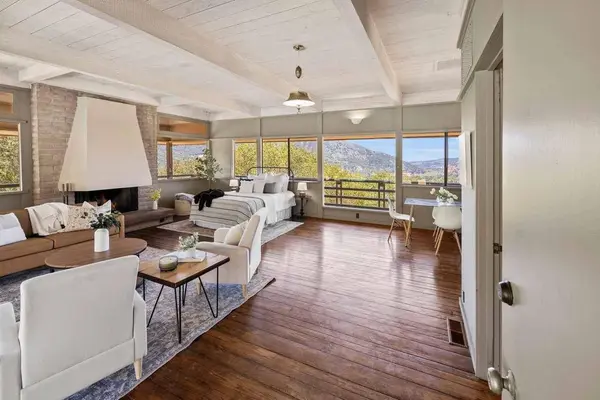 9 De Amaral RD, Carmel Valley, CA 93924