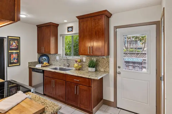 1037 Highland ST A, Seaside, CA 93955