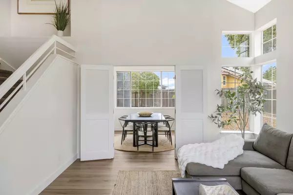 288 Sirena del Mar Rd, Marina, CA 93933-4306