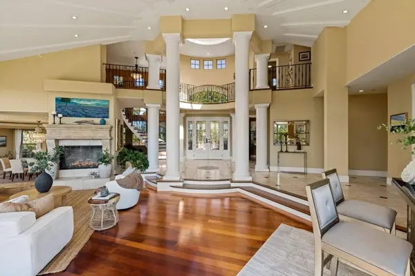 122 Zanzibar DR, Aptos, CA 95003