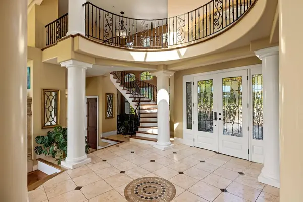 122 Zanzibar DR, Aptos, CA 95003