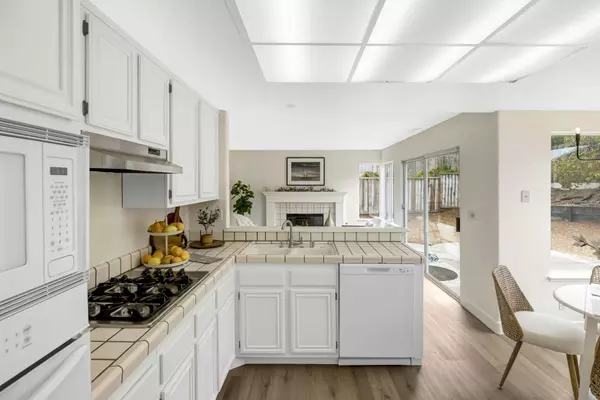 288 Sirena del Mar Rd, Marina, CA 93933-4306
