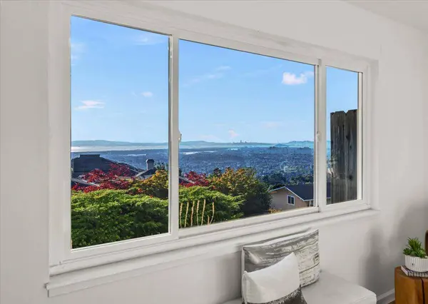 184 Kimberlin Heights DR, Oakland, CA 94619