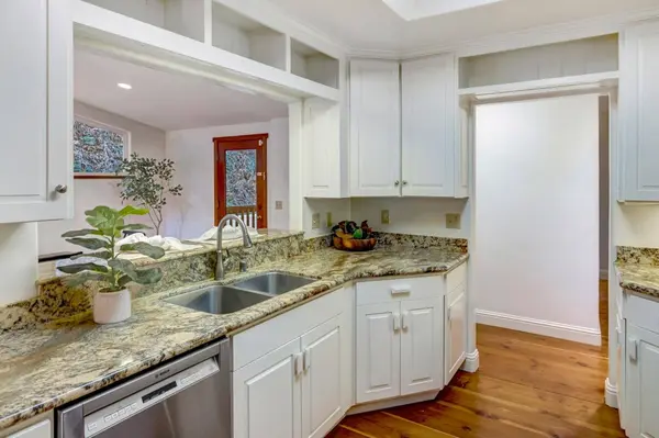 1166 Josselyn Canyon RD, Monterey, CA 93940