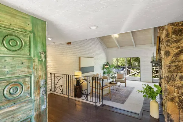 27460 Loma Del Rey, Carmel Valley, CA 93923