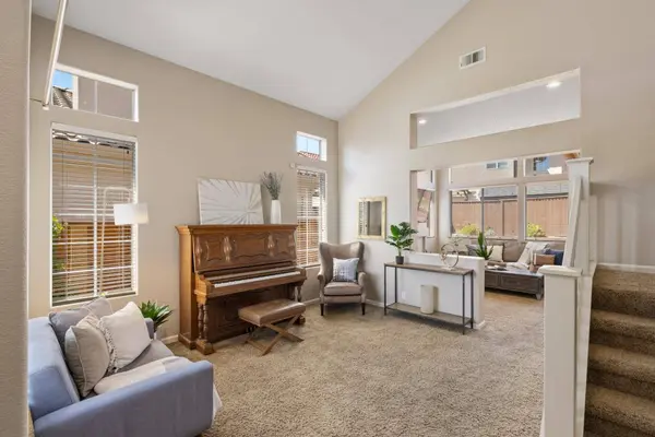 345 Chardonnay DR, Salinas, CA 93906