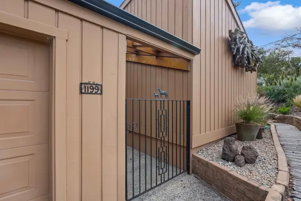 1199 Harrison St, Monterey, CA 93940-2119