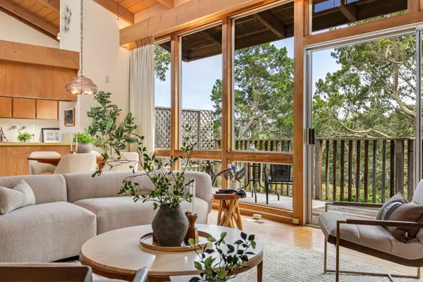 1199 Harrison St, Monterey, CA 93940-2119