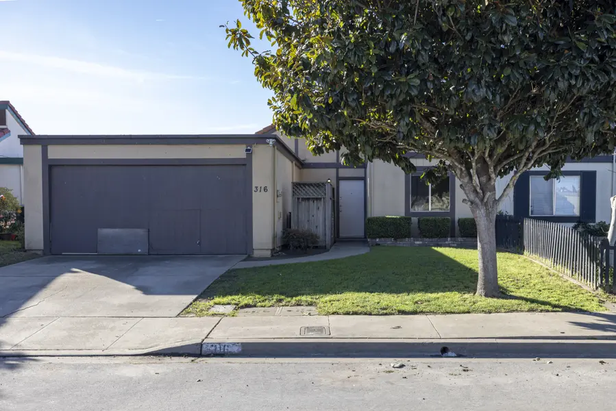 316 Quintero Circle, Salinas, CA 93906