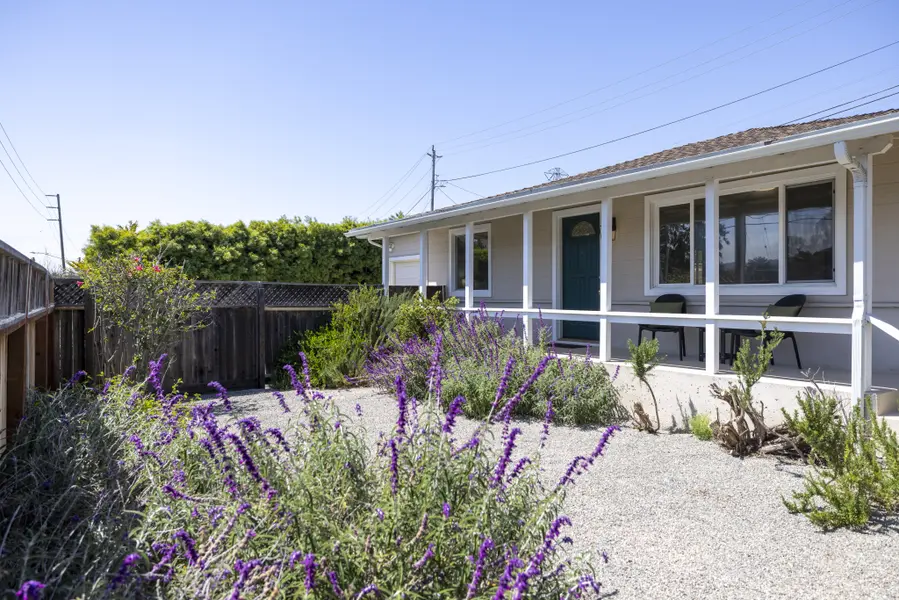870 Portola Drive, Del Rey Oaks, CA 93940
