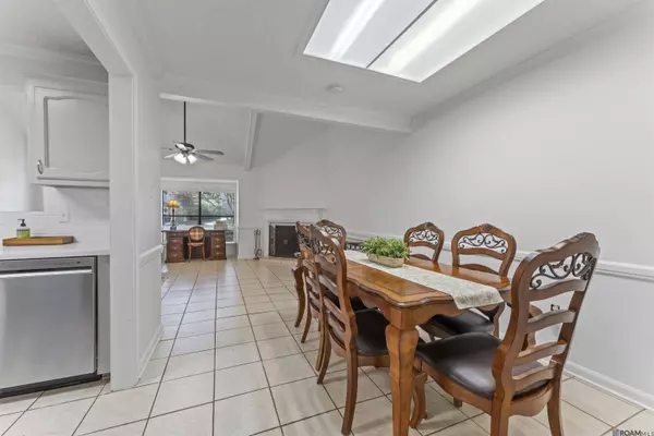 5365 Sleepy Hollow Dr, Baton Rouge, LA 70817