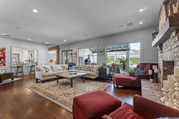 2130 Rue Bienvenue, Baton Rouge, LA 70809