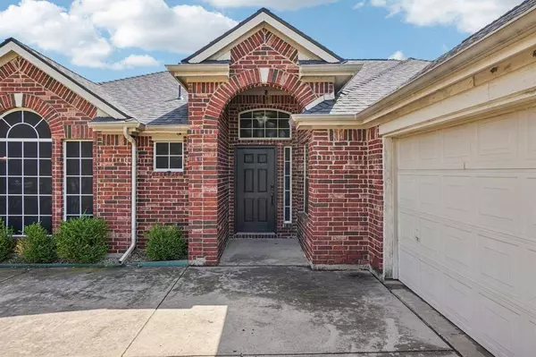 103 Falls Court, Red Oak, TX 75154