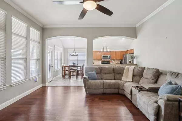 103 Falls Court, Red Oak, TX 75154