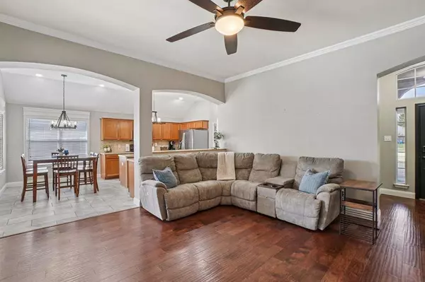 103 Falls Court, Red Oak, TX 75154