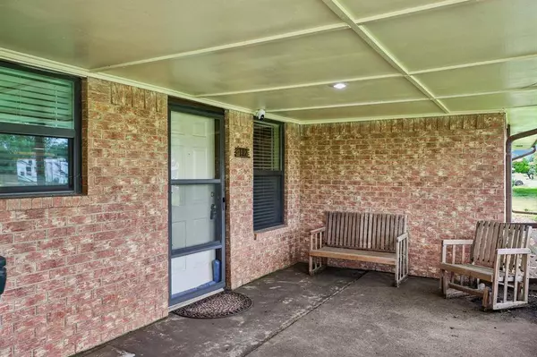 112 Prairie Creek Road, Red Oak, TX 75154