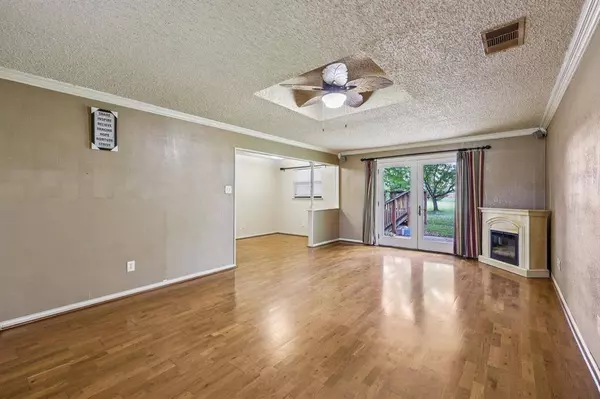 112 Prairie Creek Road, Red Oak, TX 75154