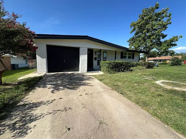 618 Henderson Circle, Garland, TX 75040