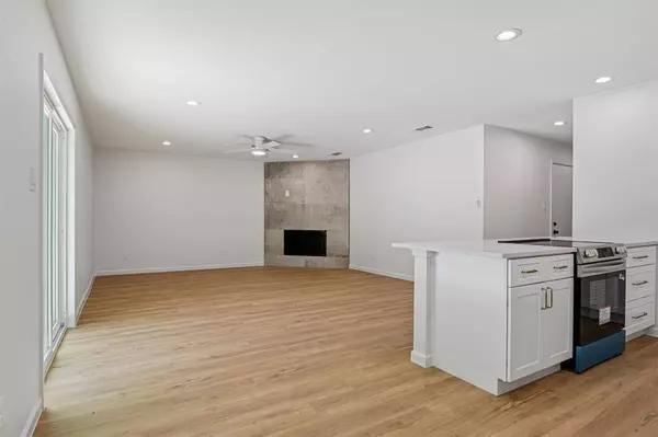 1720 Glenview Lane, Arlington, TX 76014