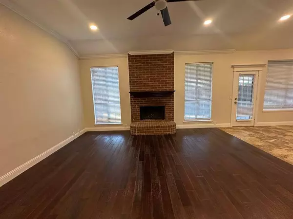 1225 Woodthorpe Drive, Mesquite, TX 75181