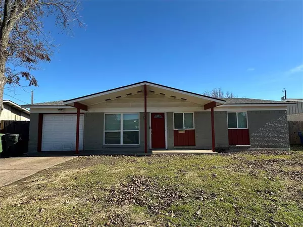 918 Eden Crest Drive, Garland, TX 75042