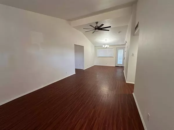 918 Eden Crest Drive, Garland, TX 75042