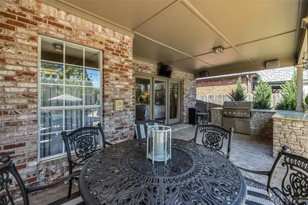 5512 E 104th ST, Tulsa, OK 74137