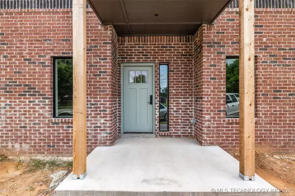 504 E B ST #G, Jenks, OK 74037