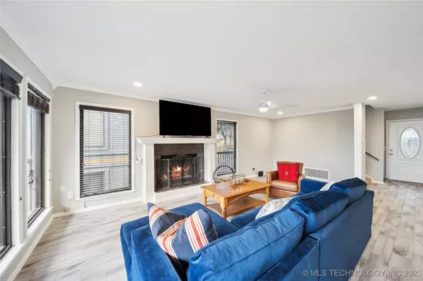 42 Diamond Head DR #42, Sand Springs, OK 74063